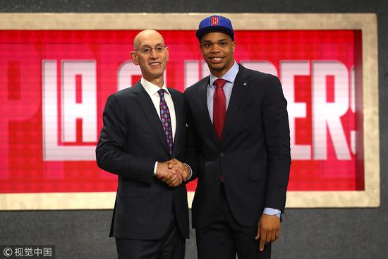 她教会我们 她教会我们