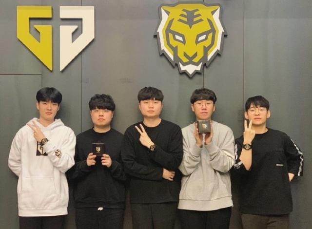 面对面的沟 面对面的沟